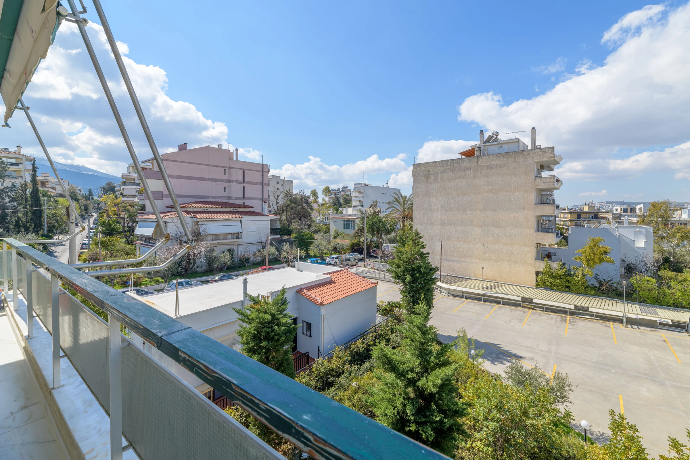Μπαλκόνι — Αγία Παρασκευή